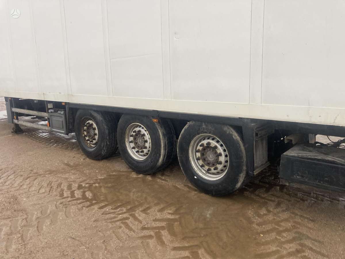 Schmitz Sko24, refrigerated
