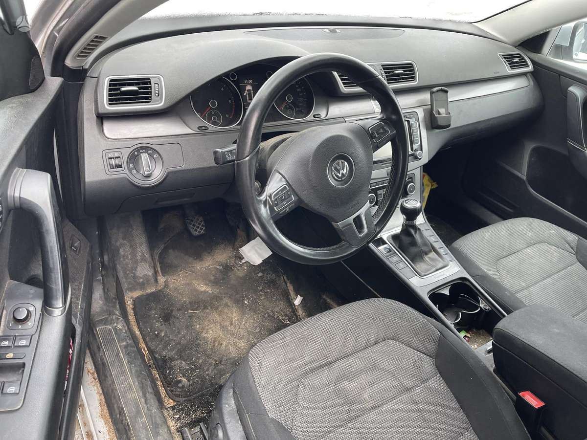 Volkswagen Passat dalimis