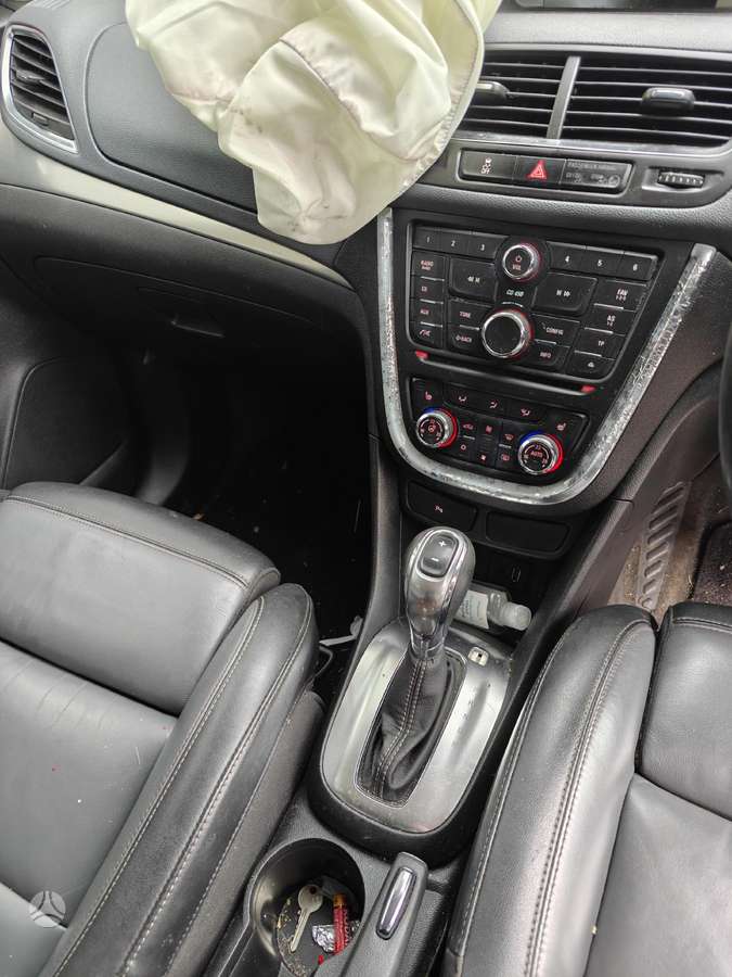 Opel Mokka Spalva d76 variklis b16dth