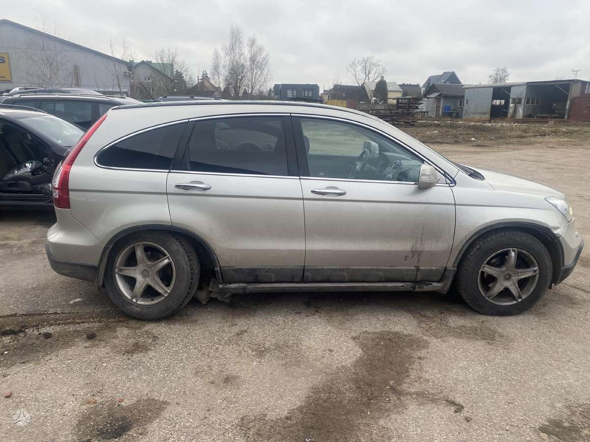 Honda CR-V dalimis