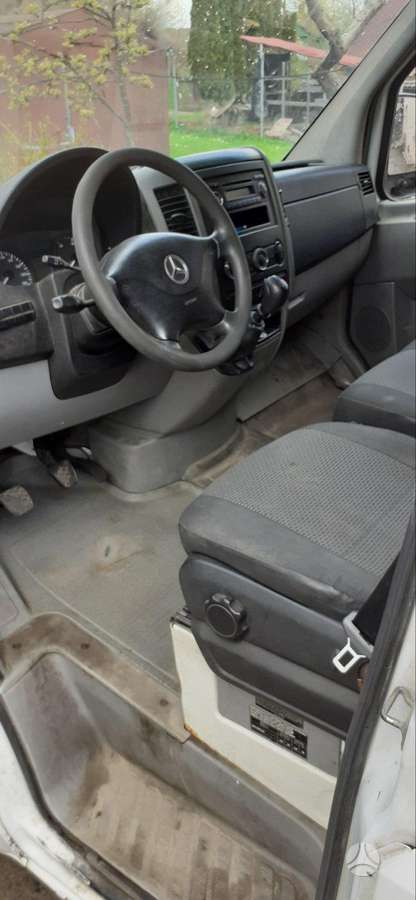 Mercedes-Benz Sprinter, cargo vans
