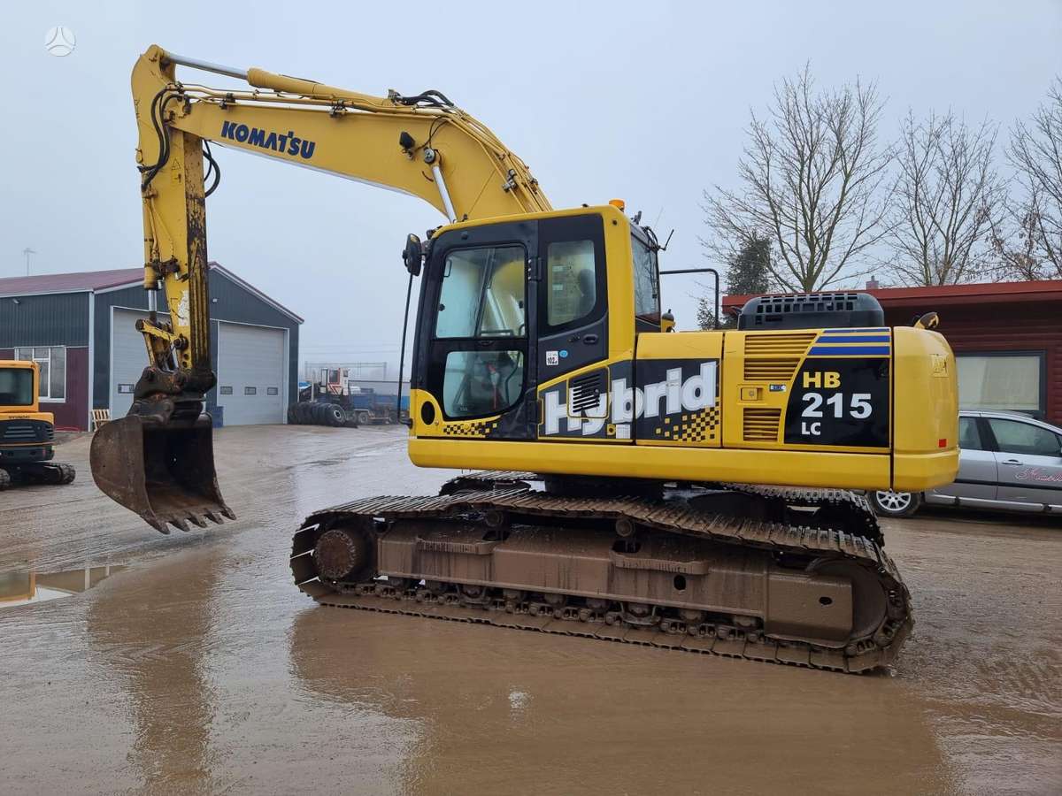 Komatsu HB215, ekskavatori