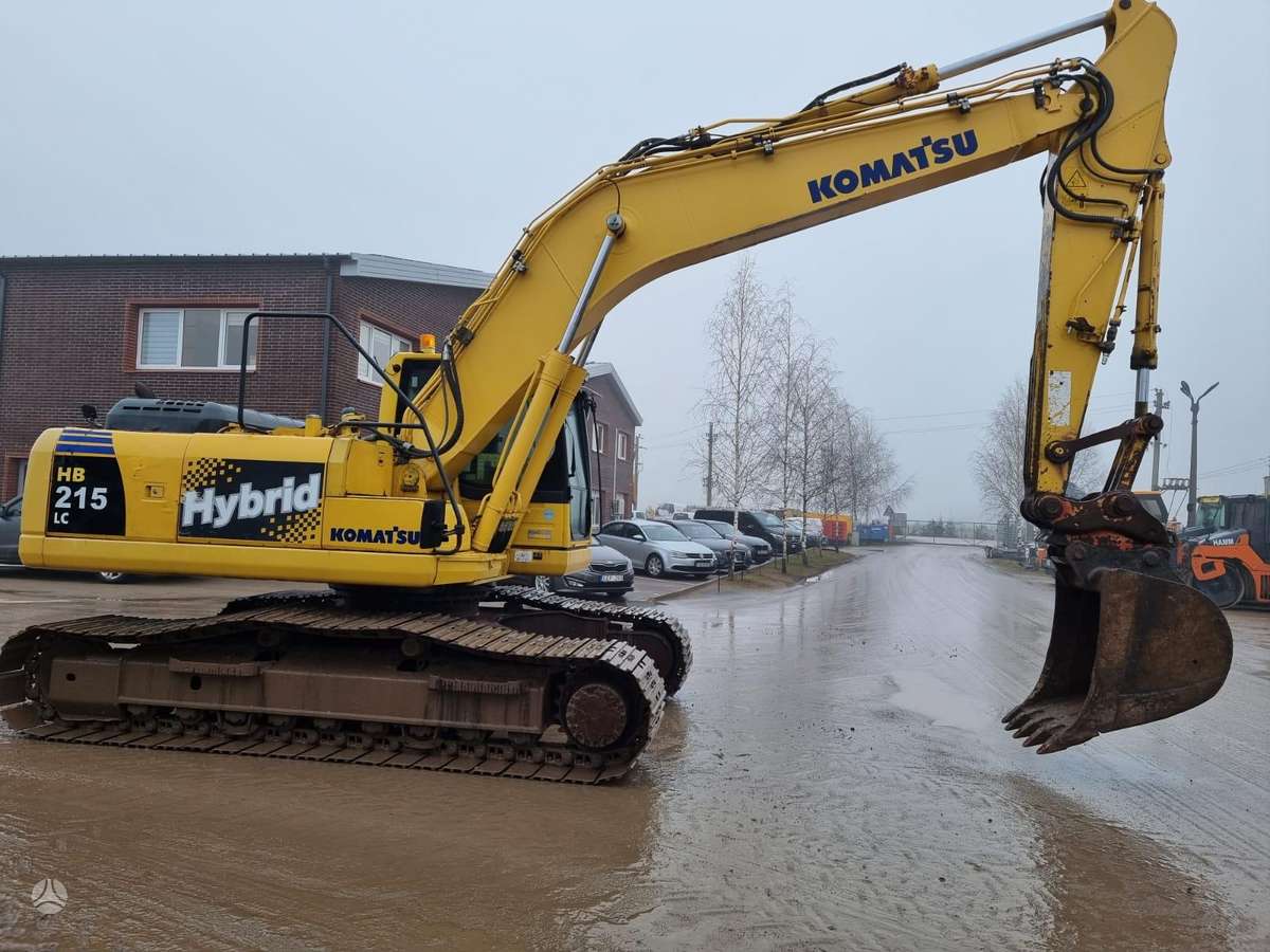 Komatsu HB215, ekskavatori