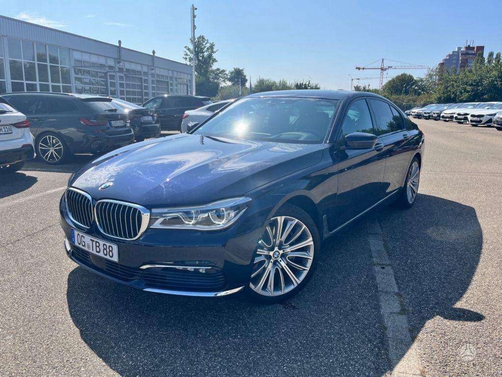 BMW 750 детали кузова