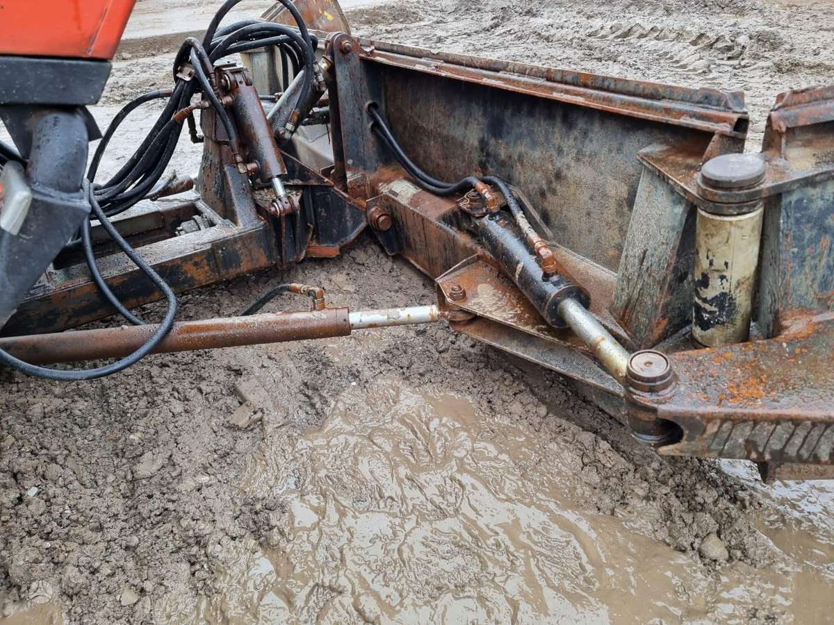 -Kita- PRINOTH BULLY, snow plows