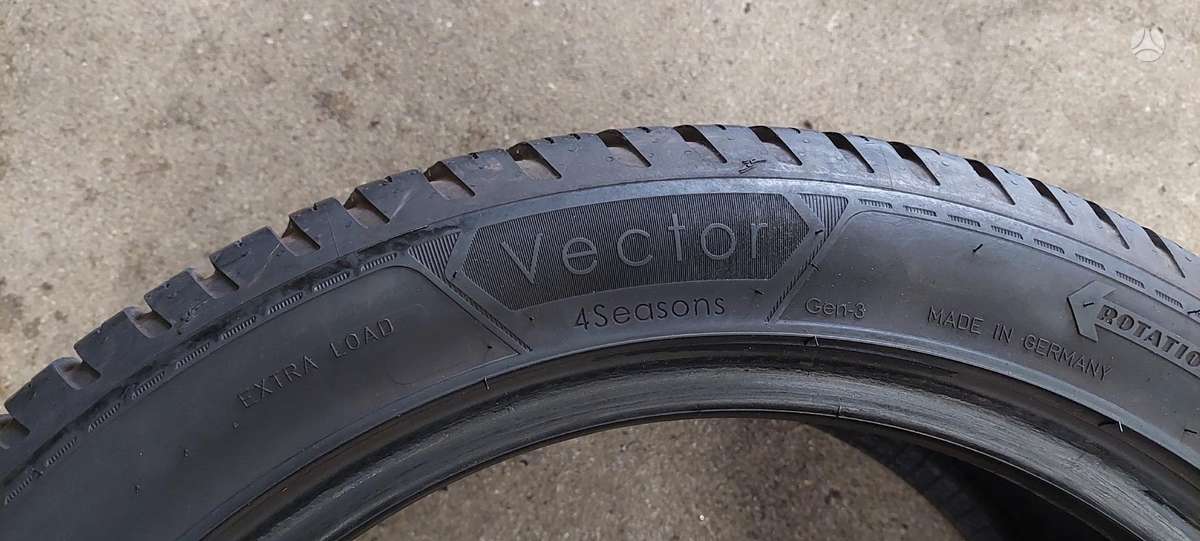Goodyear, всесезонные 235/45 R17