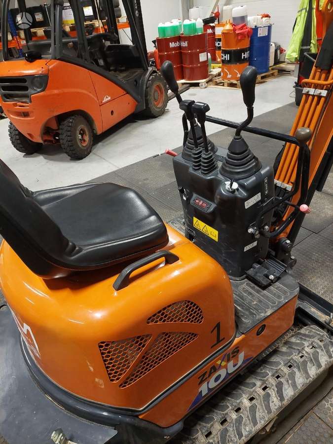 Hitachi ZX10U-6, mini excavator