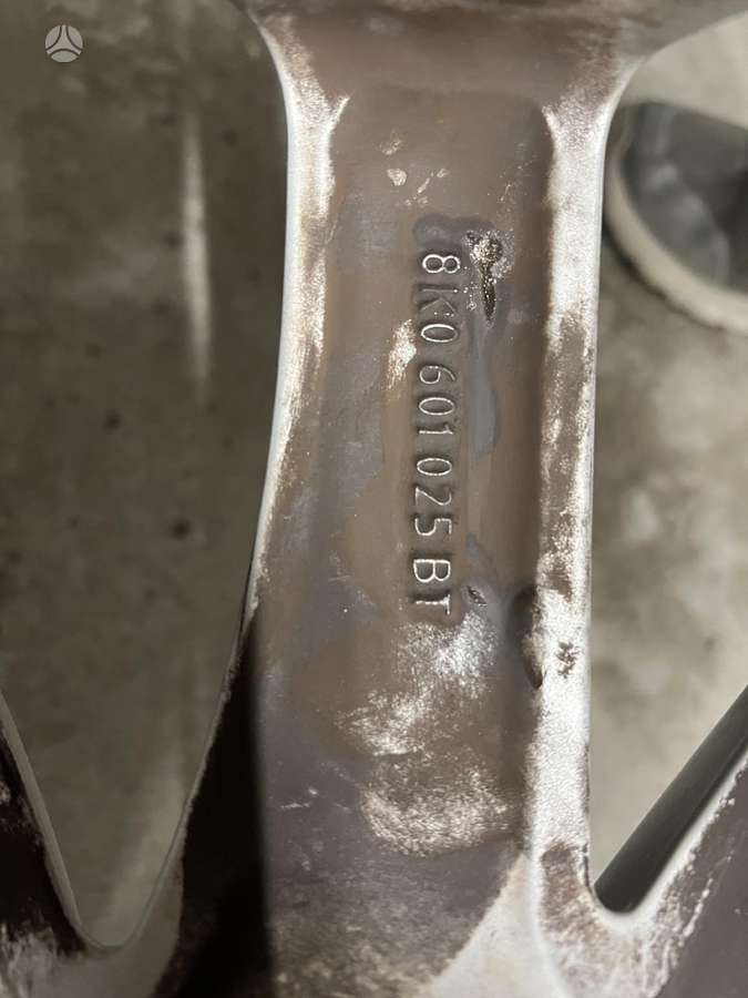 Audi, vieglmetāla, R18
