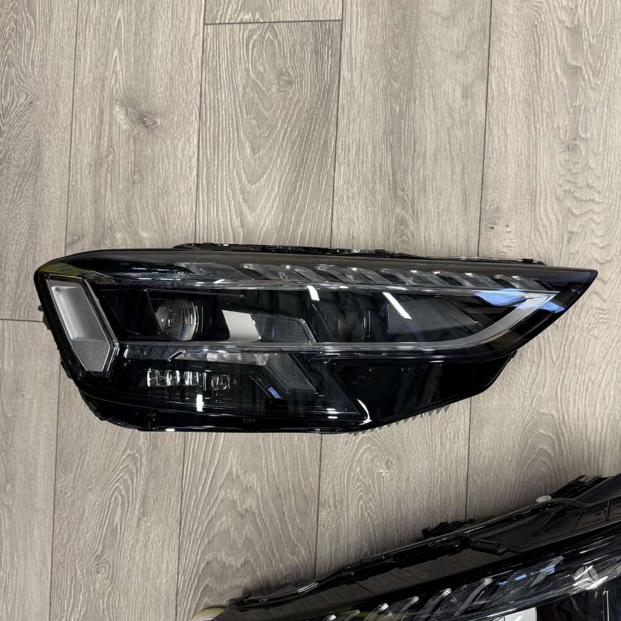 Audi A8 lights