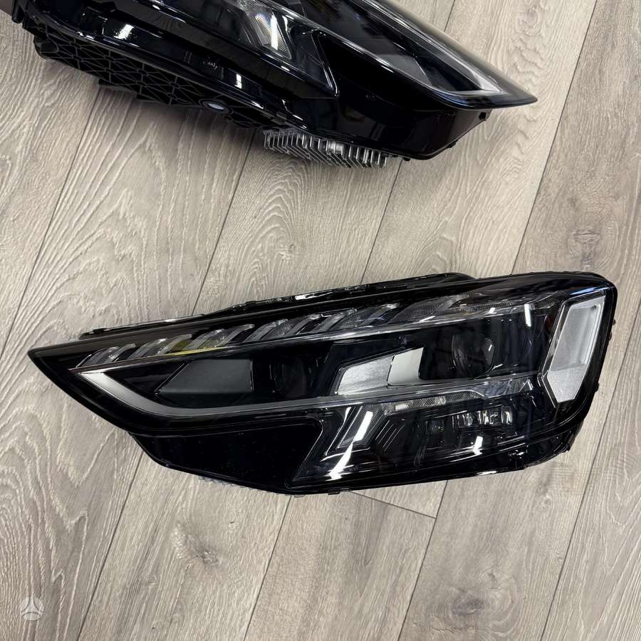 Audi A8 lights