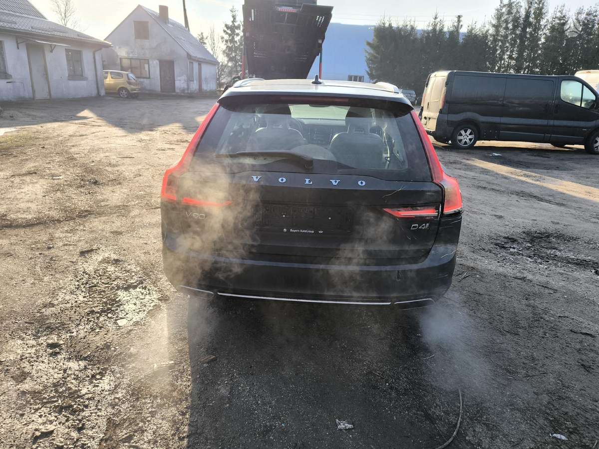 Volvo V90 по частям