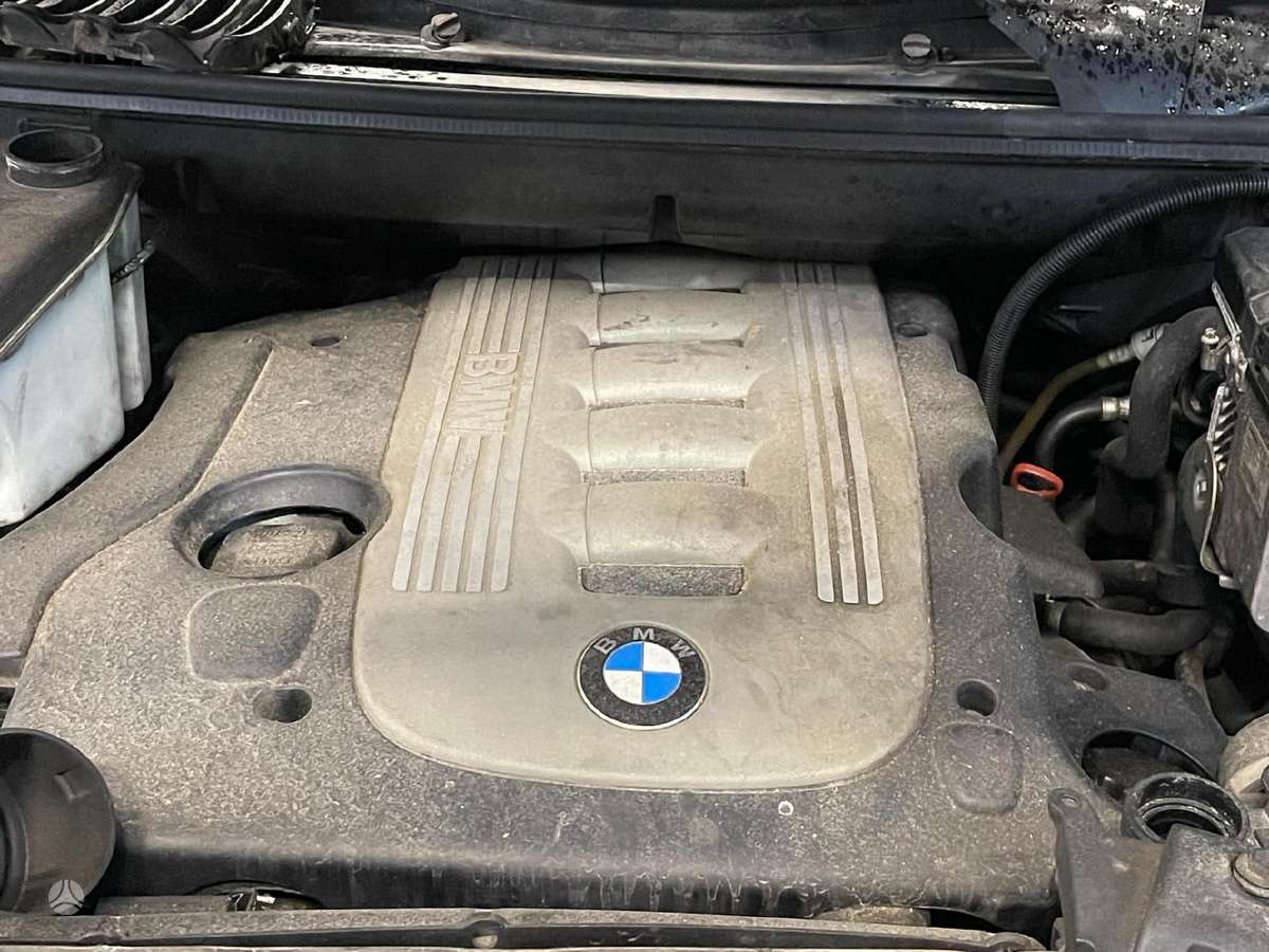 BMW X5 Is ispanijos rudziu nera
