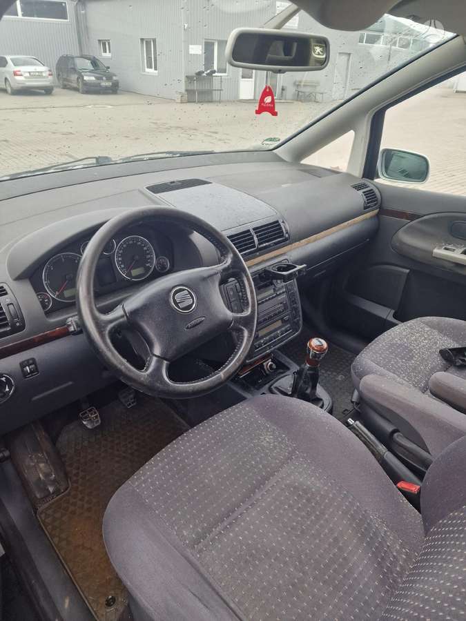 Seat Alhambra dalimis