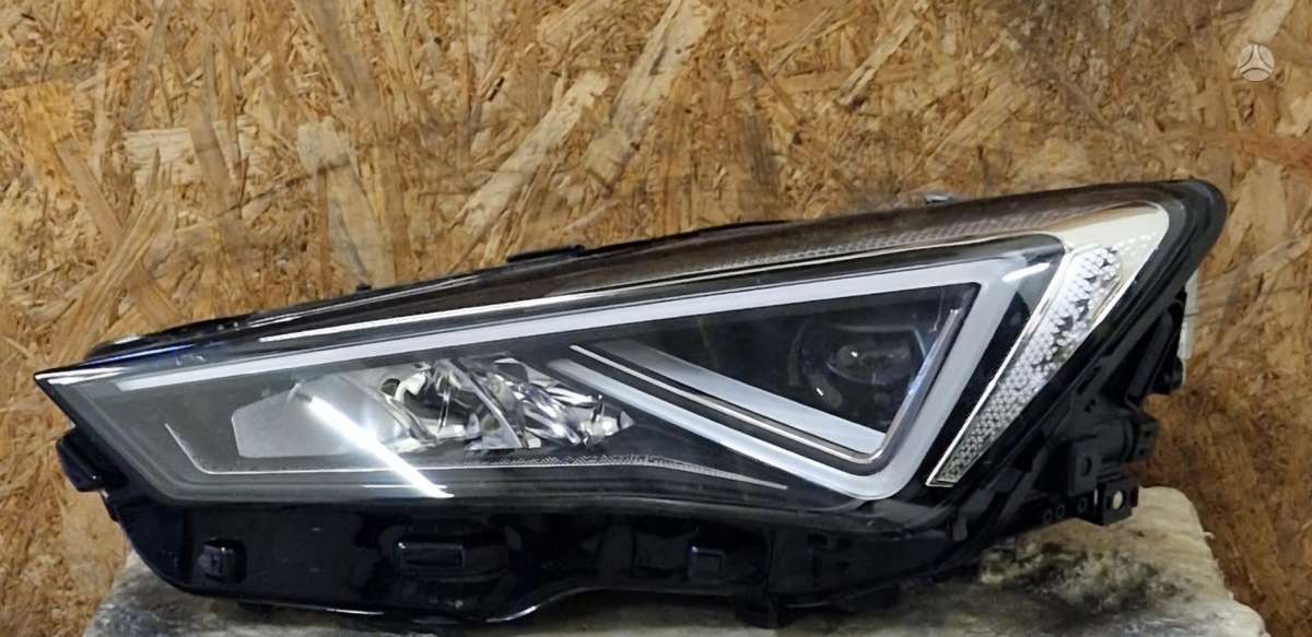 Cupra Leon bumpers, lights