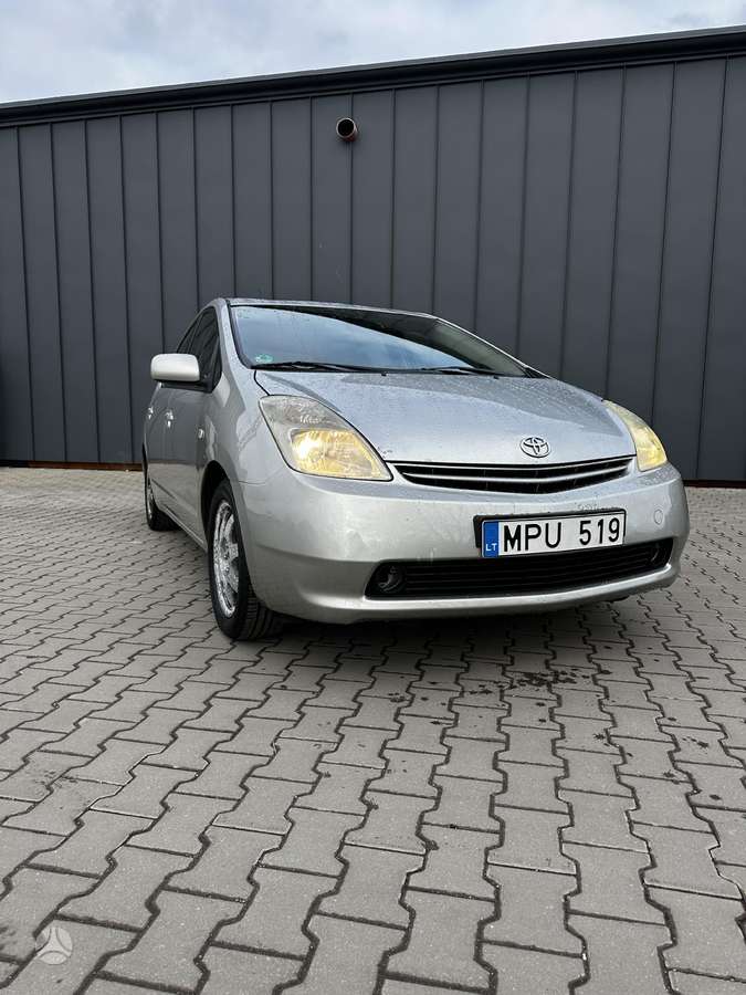 Toyota Prius, 1.5 l., hatchback