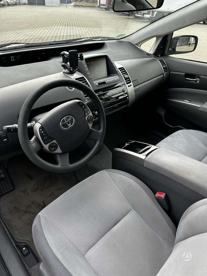 Toyota Prius, 1.5 l., hatchback