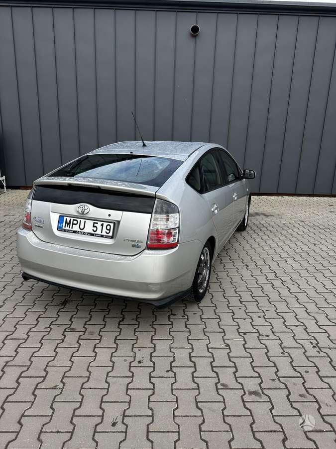 Toyota Prius, 1.5 l., hatchback
