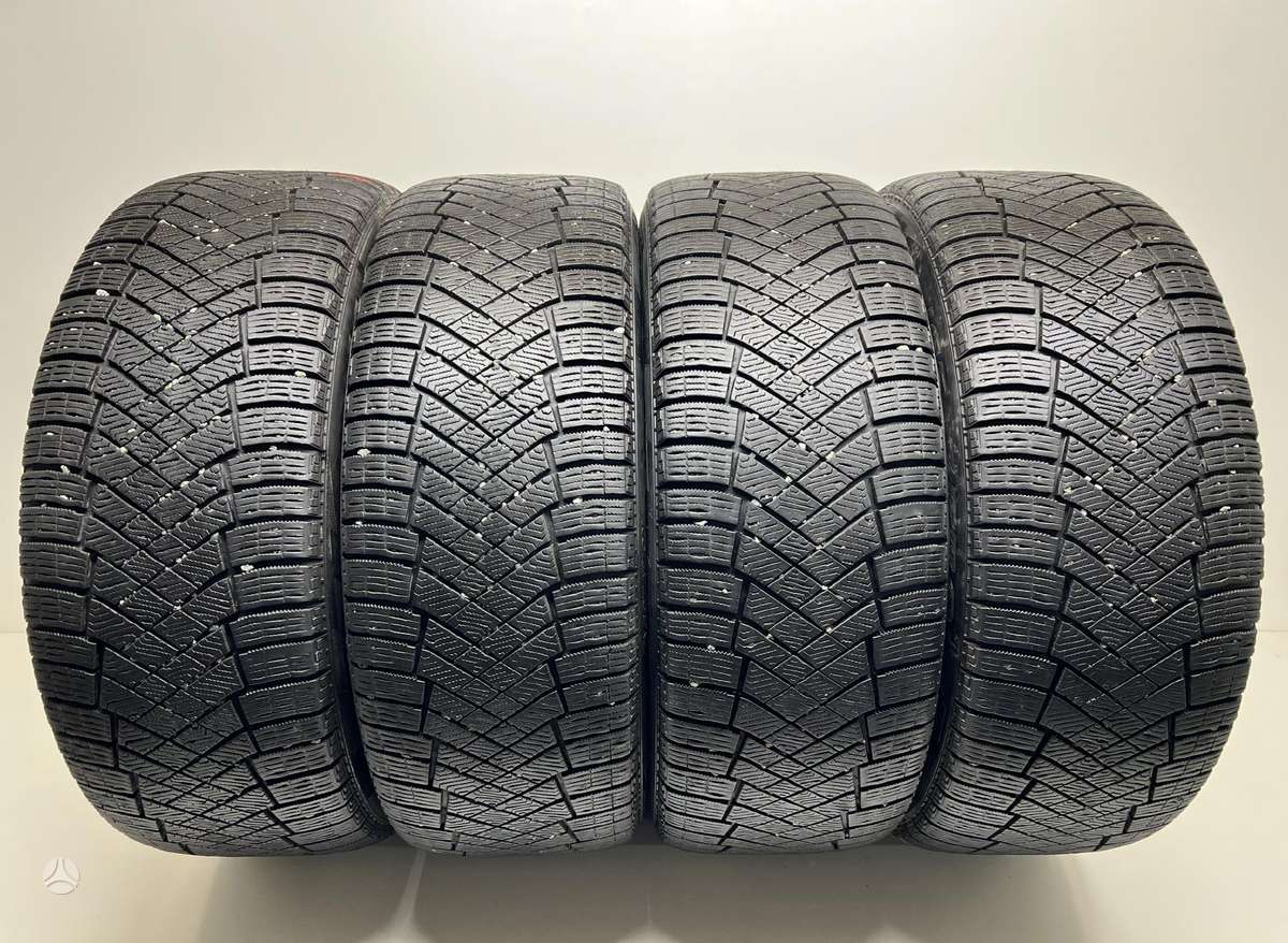 Pirelli IceZero, žieminės 255/50 R20