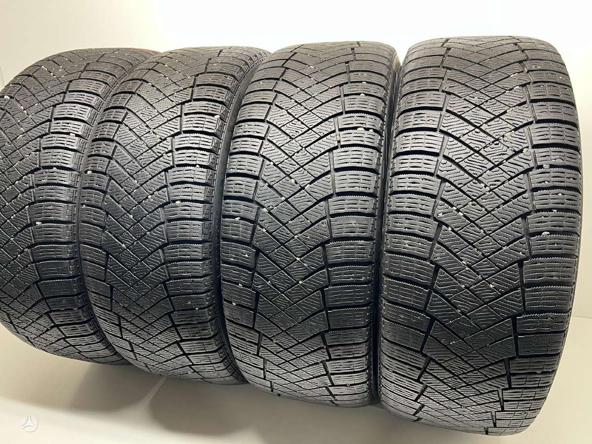 Pirelli IceZero, žieminės 255/50 R20