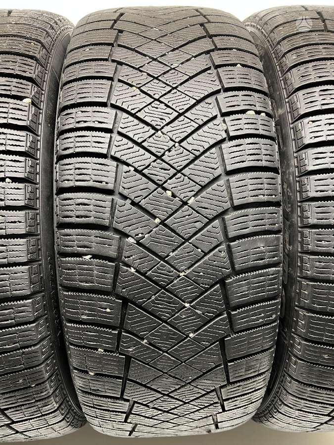 Pirelli IceZero, žieminės 255/50 R20