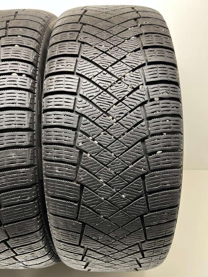 Pirelli IceZero, žieminės 255/50 R20