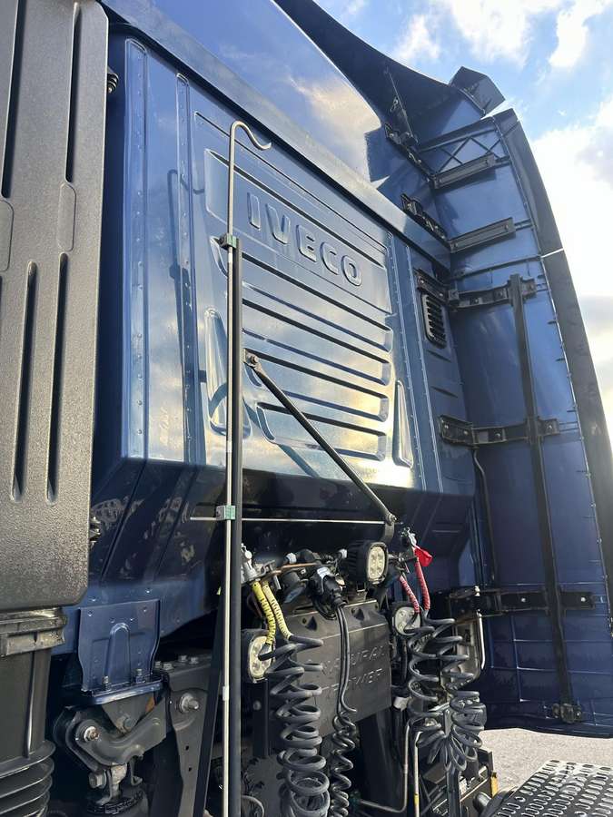 Iveco Stralis S-Way LNG, double sleeper