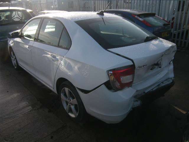 Skoda Rapid dalimis