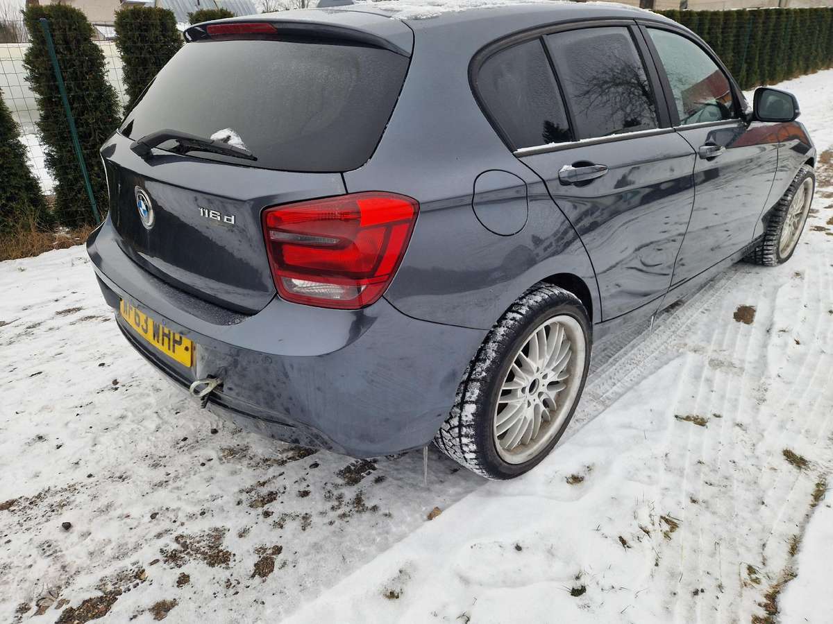 BMW 116 Dalimis
