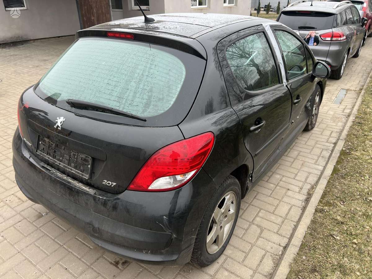 Peugeot 207 for parts
