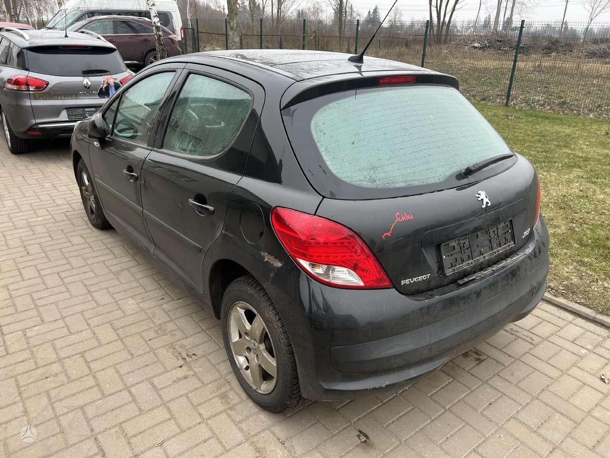 Peugeot 207 for parts