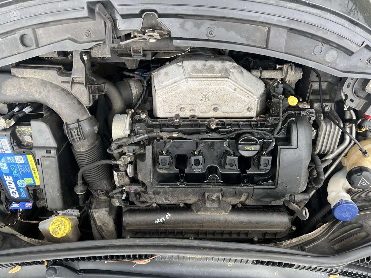 Peugeot 207 dalimis