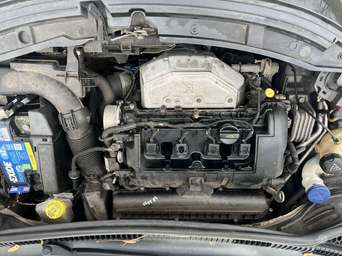 Peugeot 207 по частям