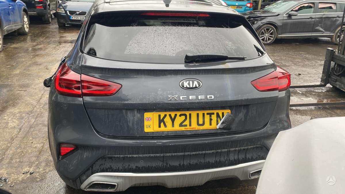 Kia XCeed dalimis