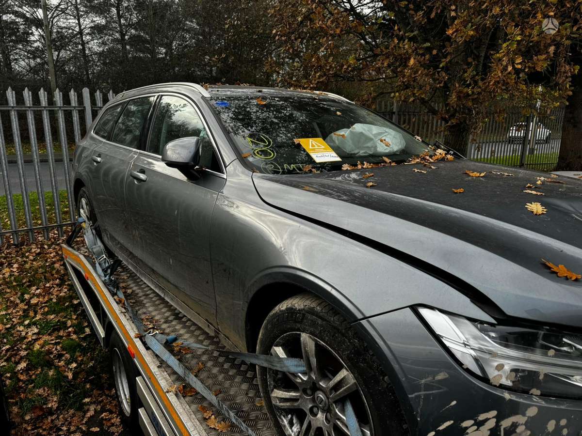 Volvo V90