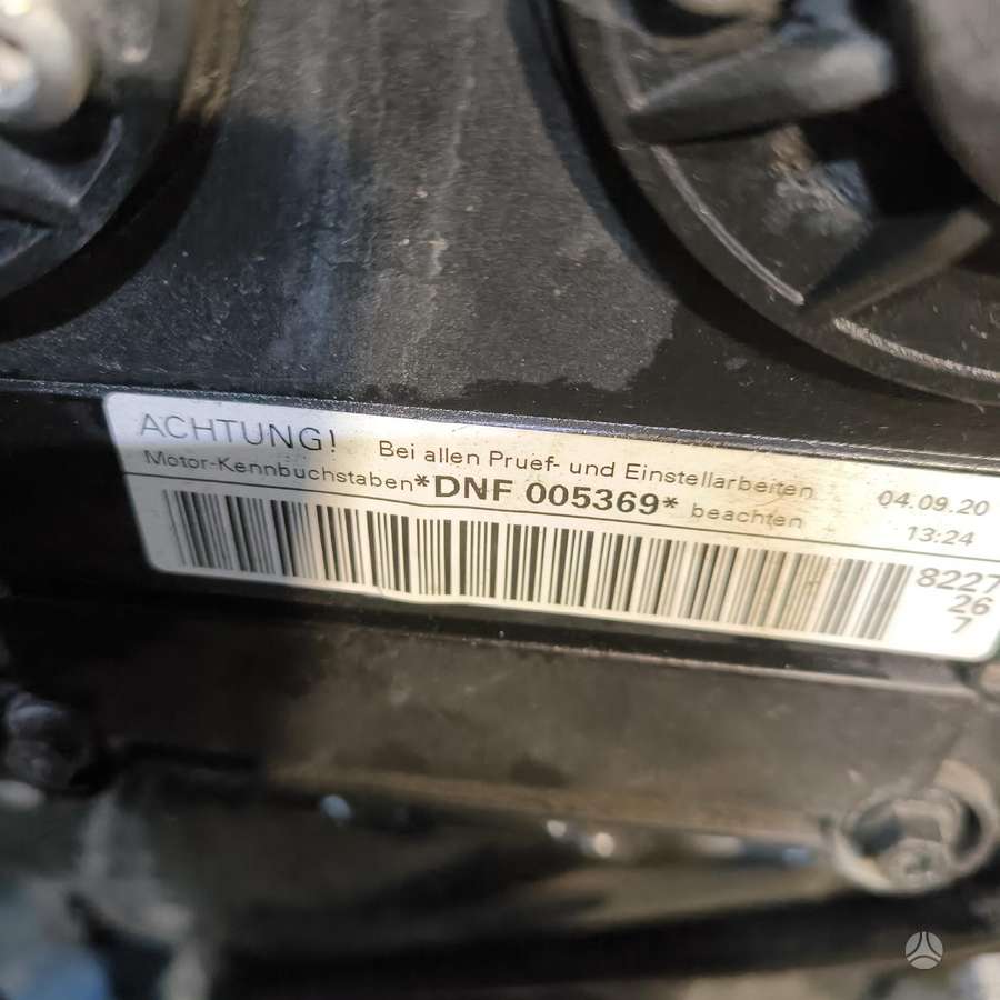 Volkswagen Golf variklio detalės