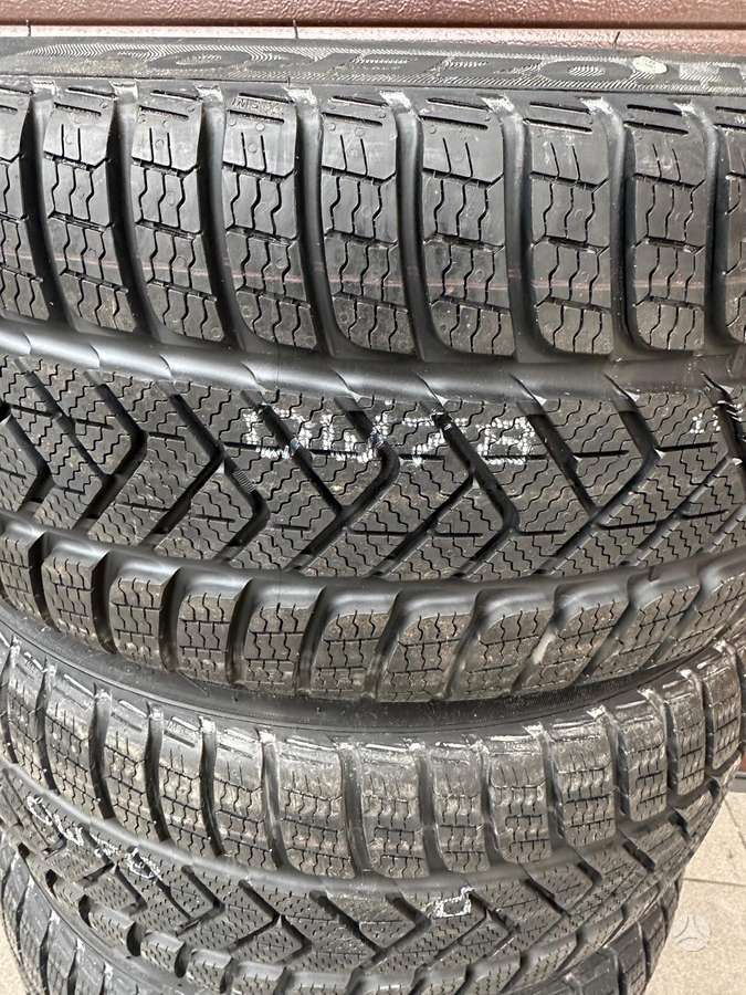 Pirelli Sottozero3, winter 235/35 R19