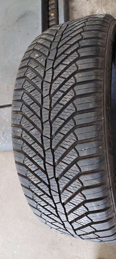 Semperit, universalios 205/50 R17