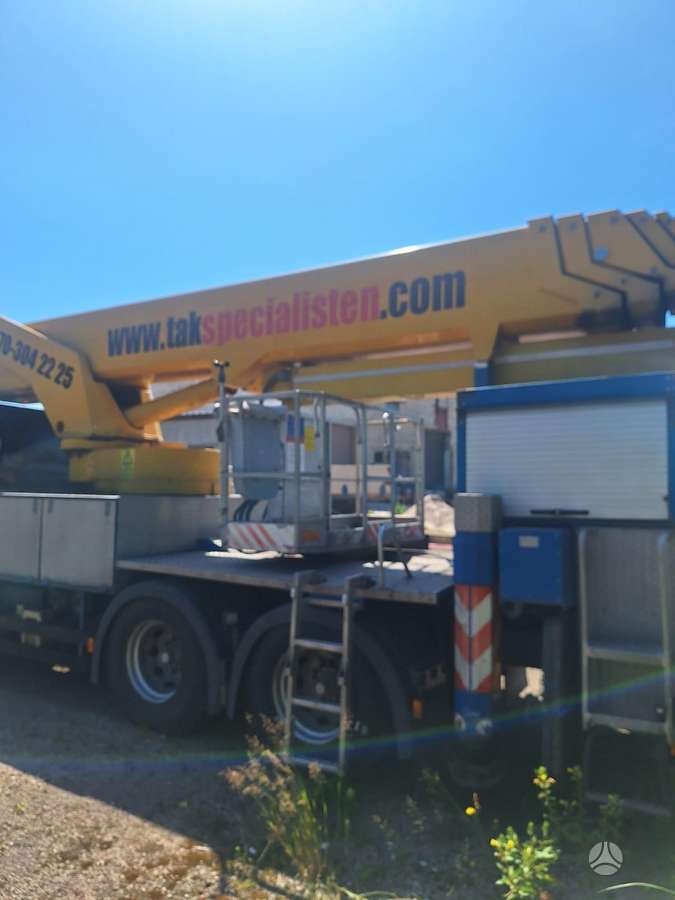 Scania P 3210, su kranu