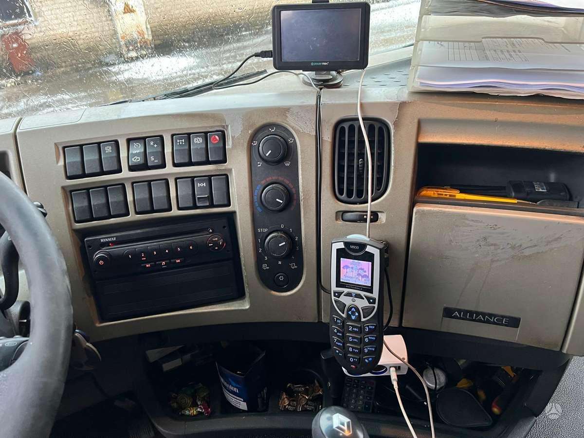 Renault Premium 450.19, no sleeping space