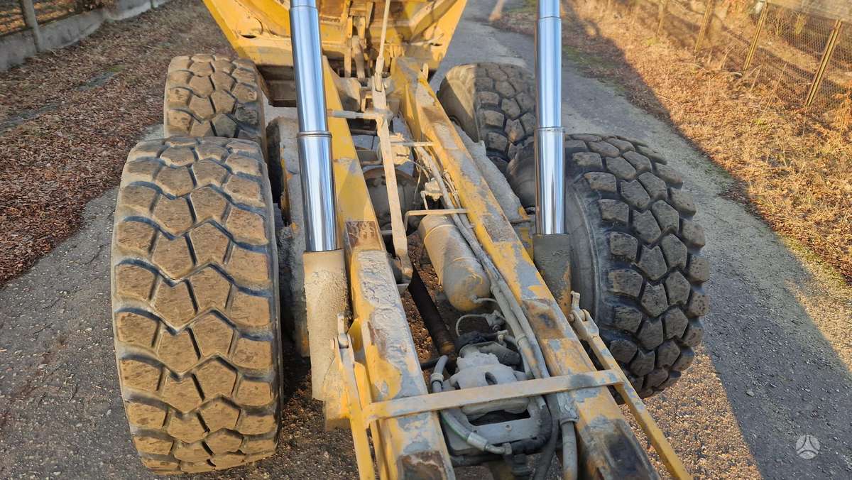Moxy MT30R, dumpers / tippers