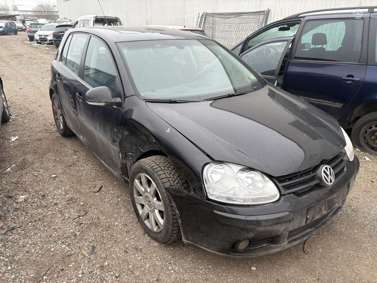 Volkswagen Golf 37068366700