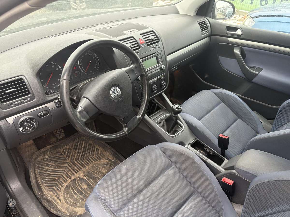 Volkswagen Golf 37068366700