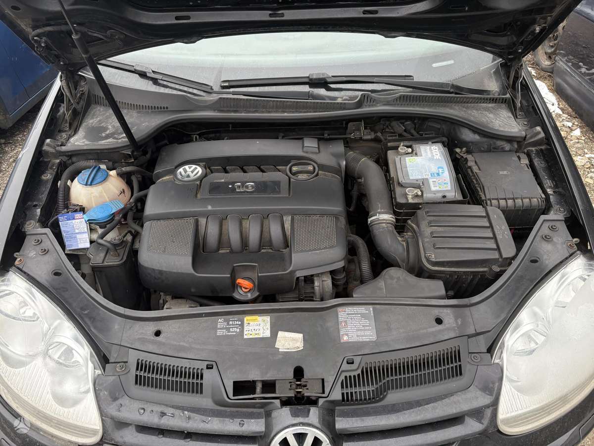 Volkswagen Golf 37068366700