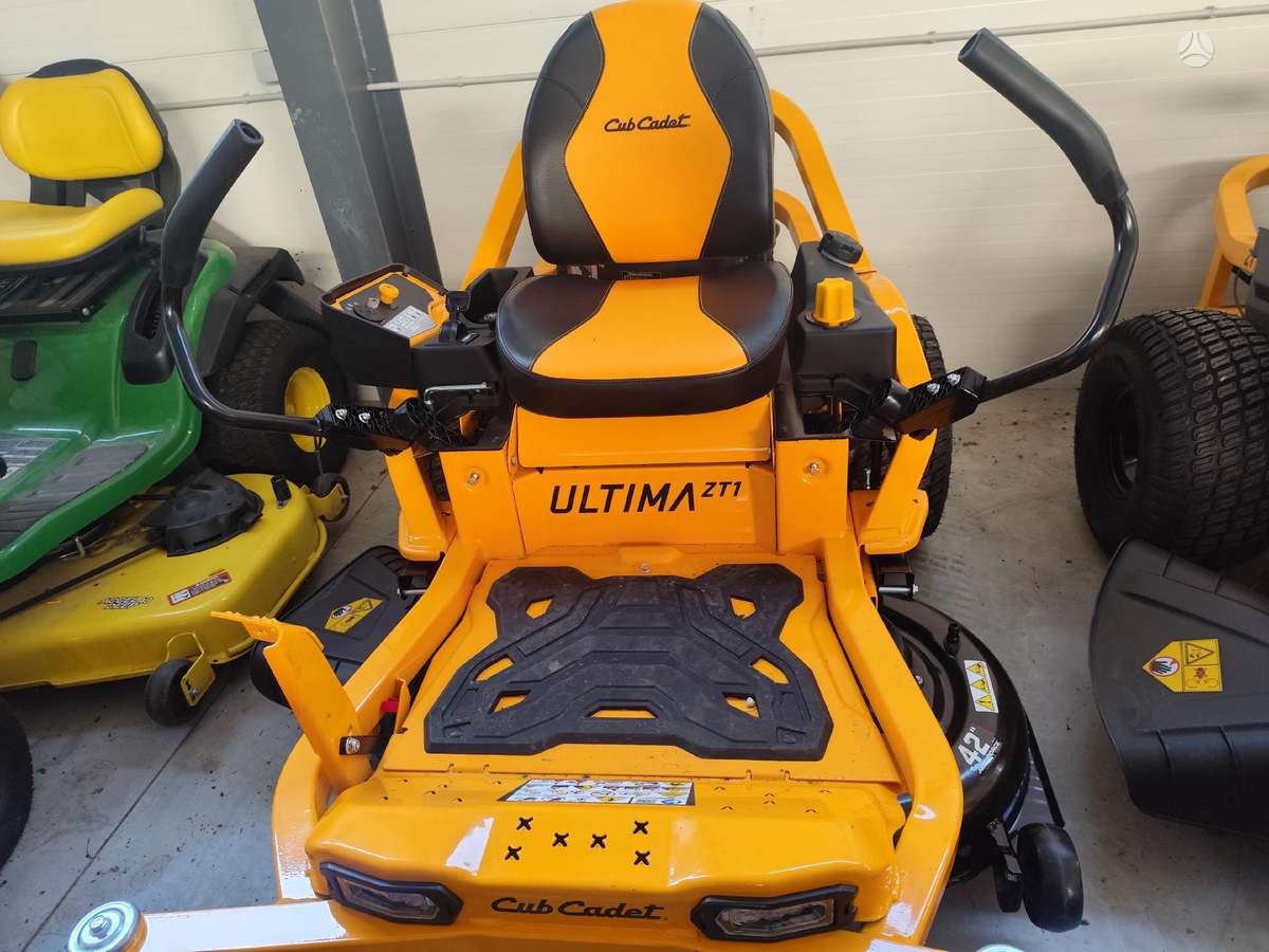 CUB CADET ZT1, садовые тракторы