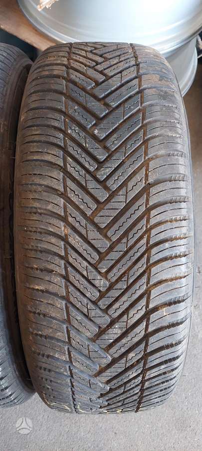 Hankook, universalios 205/55 R17