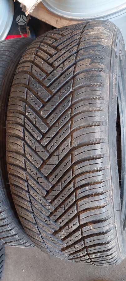 Hankook, universalios 205/55 R17