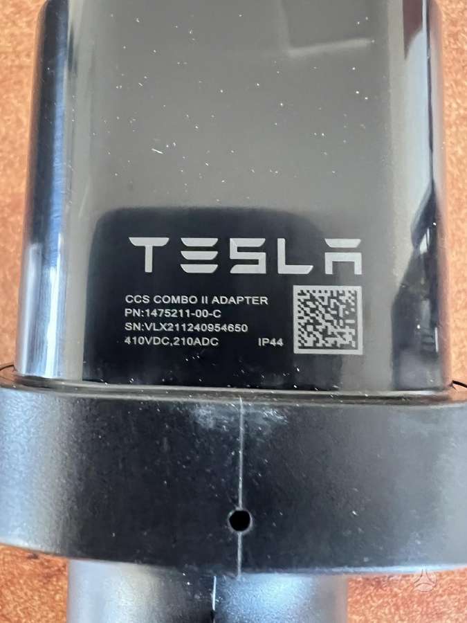 Tesla Model S rezerves daļās