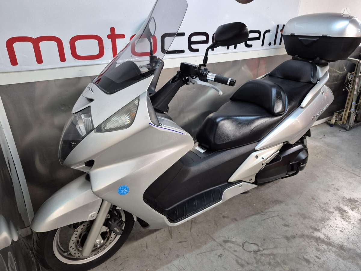 Honda Silverwing 600cc, scooters / mopeds