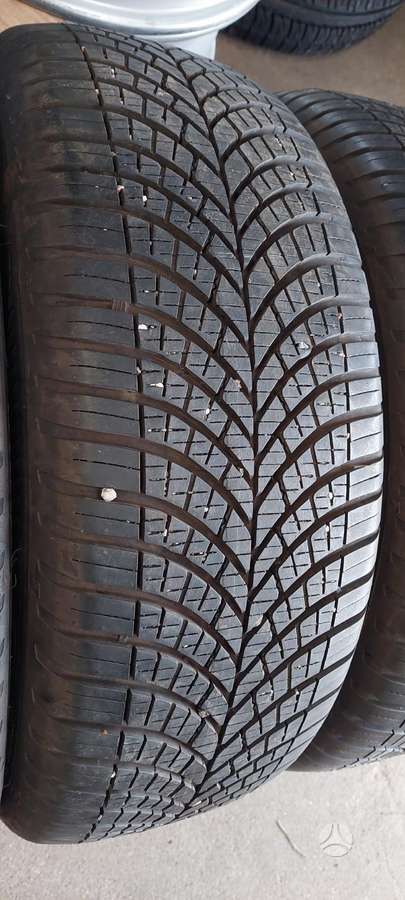 Goodyear, всесезонные 215/55 R17