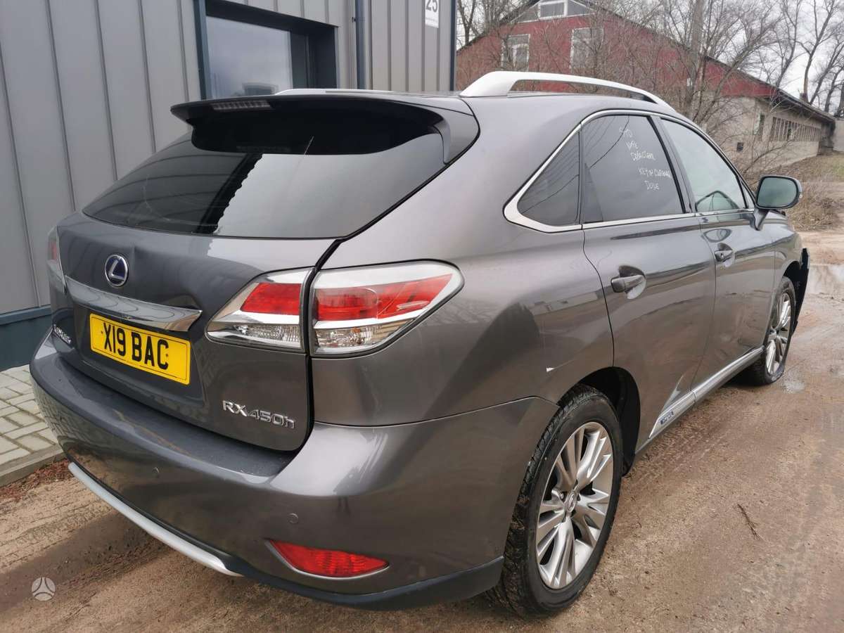 Lexus RX 450h dalimis